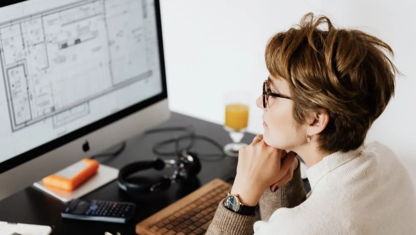 【机器人客服】智能机器人需要多少钱一个月？